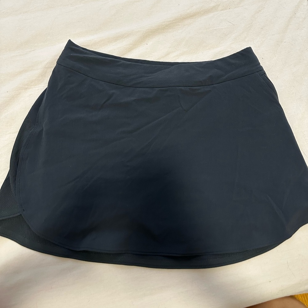 outdoor voices black short size small